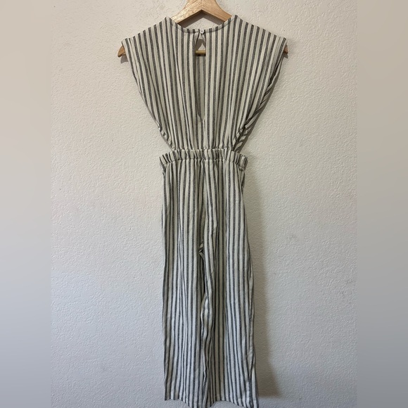 Zara Blue and White Striped Romper- Size 10 - Picture 2 of 9